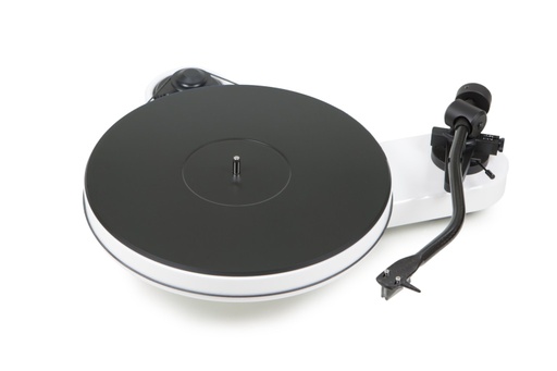 Pro-Ject RPM 3 Carbon met Ortofon 2M Silver element Platenspeler